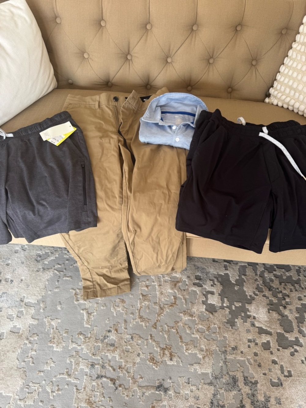 All in motion, men’s small and good fellow khakis HAUL